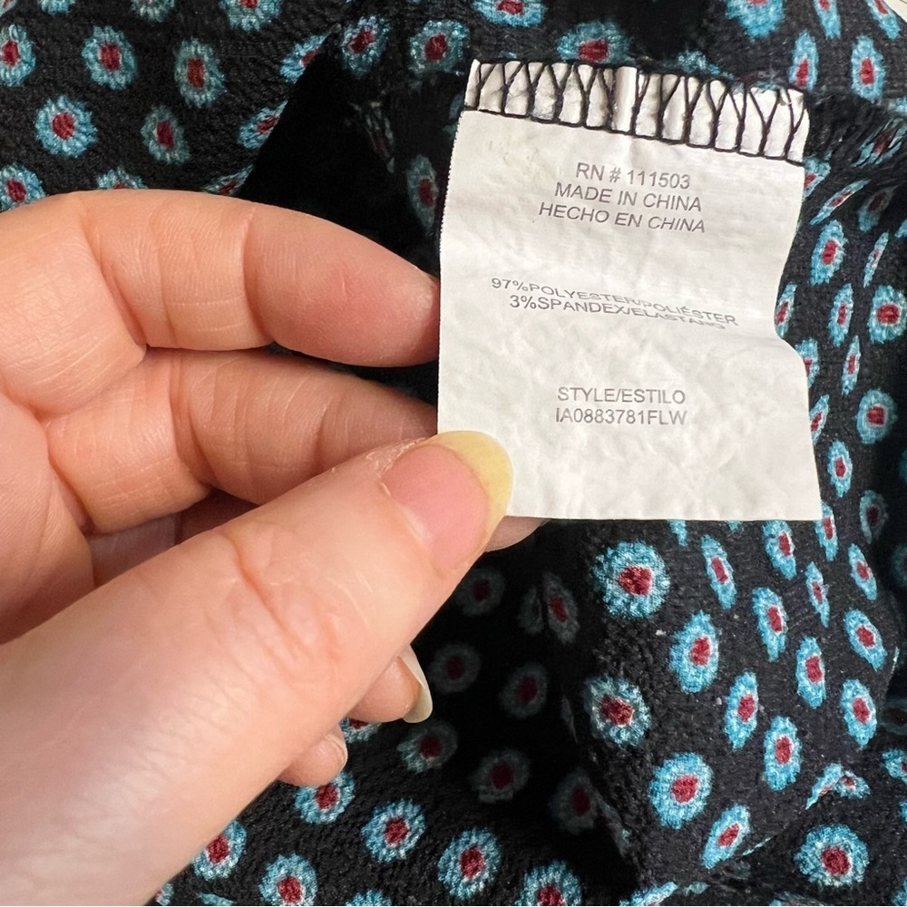 Lily White Black and Blue Geometric Blouse - Picture 7 of 9